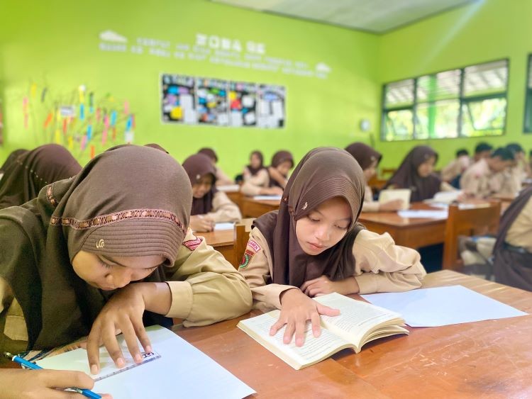 Jumat Literasi di MTs Negeri 6 Kebumen, Langkah Nyata  Dukung Gerakan Literasi Madrasah 